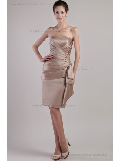 Sleeveless Natural Lace-up ?Sash Sheath Ruched Strapless Champagne Mini Satin Bridesmaid Dress