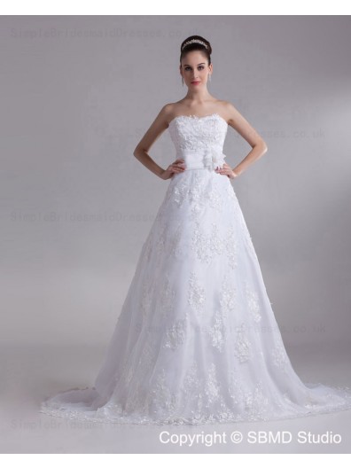 Court Zipper Empire Sleeveless A-line Lace Applique / Bow / Buttons Sweetheart Ivory Wedding Dress