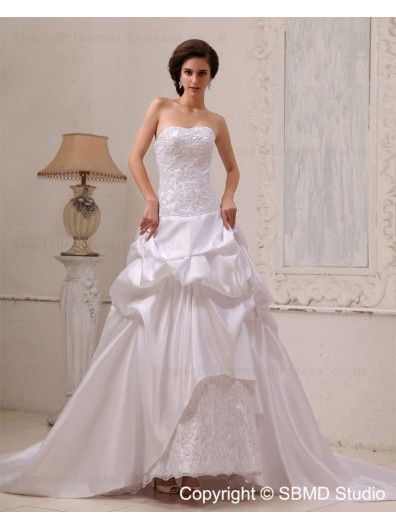 Sweetheart Lace / Cascading-Ruffles A-line Chapel Satin Ivory Sleeveless Natural Lace Up Wedding Dress