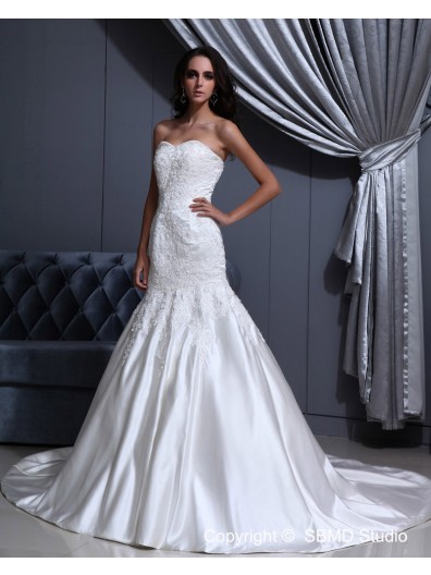 Lace Up A-line Satin Sleeveless Strapless / Sweetheart Court Ivory Embroidery Empire Wedding Dress