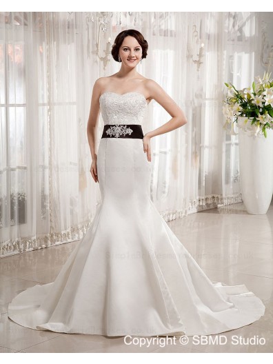 Zipper Floor-length Beading / Sash / Applique Empire A-line Ivory Satin Sweetheart Sleeveless Wedding Dress