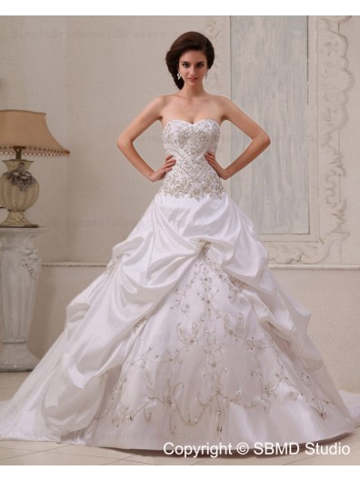 Lace Up Chapel A-Line / Ball Gown Sweetheart Beading / Ruffles / Embroidery Natural Satin Sleeveless Ivory Wedding Dress