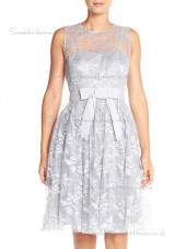 Elegant Applique Silver Tulle Knee-length Lace Bridesmaid Dresses