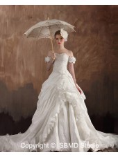 Lace Up A-Line / Ball Gown Sweetheart Ruffles / Beading / Hand Made Flowers Sleeveless Natural Ivory Taffeta / Satin / Organza Court Wedding Dress