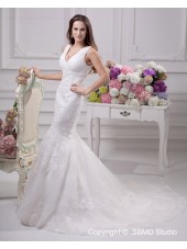 Zipper Applique / Beading / Lace Sleeveless A-line Empire Ivory V Neck Satin Chapel Wedding Dress