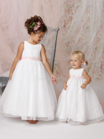 Organza Sleeveless White Floor-length Scoop A-line Beading / Sash Flower Girl Dress