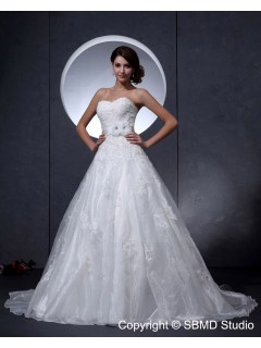 Ivory Sweetheart Chapel A-Line / Ball Gown Empire Lace Up Sleeveless Taffeta Applique / Beading Wedding Dress