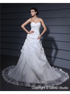 Natural Sleeveless Sweetheart Chapel Applique / Lace / Hand Made Flower Taffeta / Lace A-Line Zipper Ivory Wedding Dress