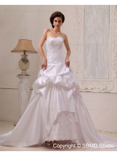 Sweetheart Lace / Cascading-Ruffles A-line Chapel Satin Ivory Sleeveless Natural Lace Up Wedding Dress