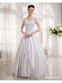 Satin Long Sleeve Chapel A-Line / Ball Gown Natural Applique / Lace / Beading V Neck Zipper Ivory Wedding Dress